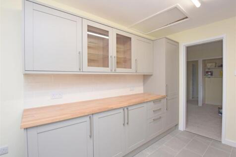 Kitchen.JPG