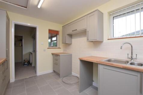 Kitchen V2.JPG