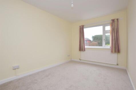 Bedroom 1.JPG