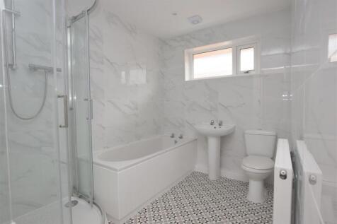 Bathroom.JPG