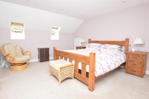 Bedroom 1.JPG