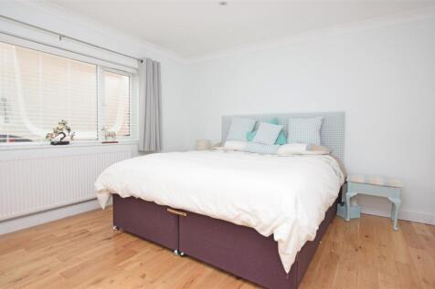 Bedroom 2.JPG