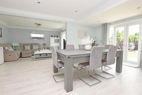 Dining Area.JPG