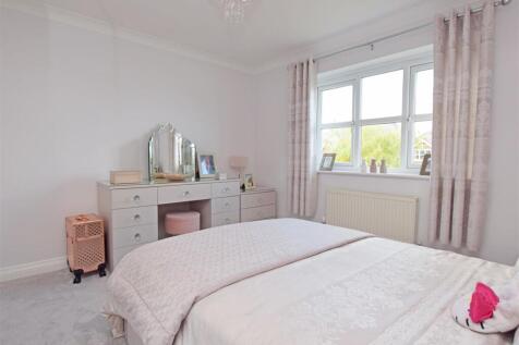 Bedroom 4 V2.JPG