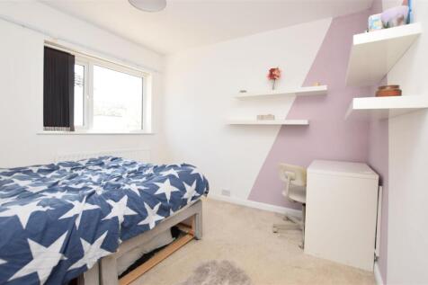 Bedroom 2.JPG