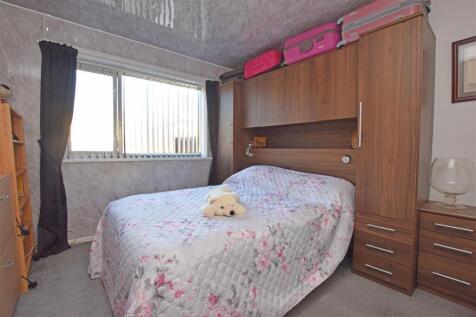 Bedroom 2.JPG