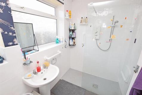 Bathroom V2.JPG
