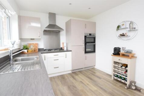 Kitchen V2.JPG