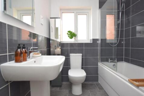 Bathroom.JPG