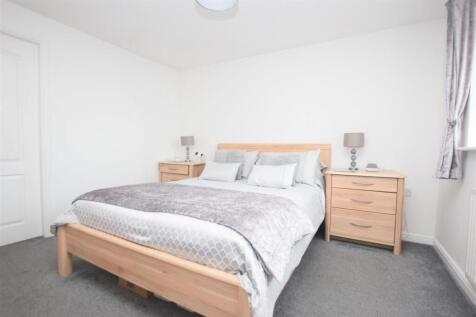 Bedroom 1.JPG
