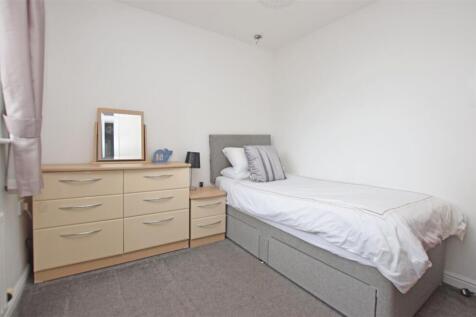 Bedroom 5.JPG