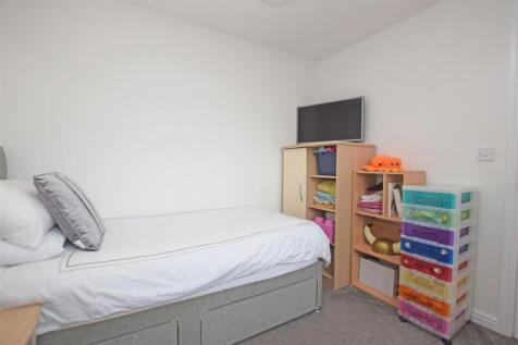 Bedroom 5 V2.JPG