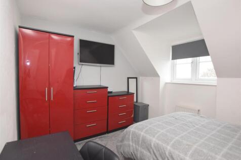 Bedroom 4.JPG