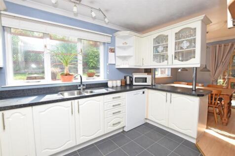 Kitchen V2.JPG