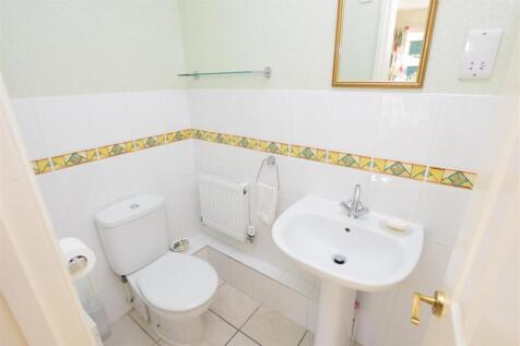 Bed 2 WC.JPG