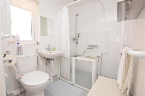Bathroom.JPG