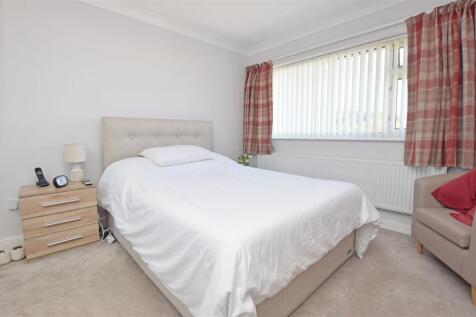 Bedroom 1.JPG