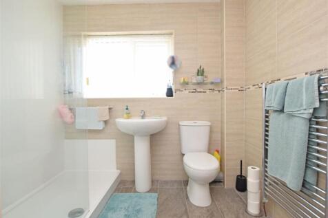 Bathroom.JPG