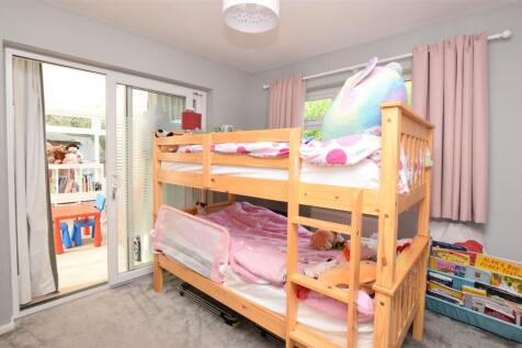 Bedroom 2.JPG