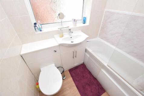 Bathroom.JPG