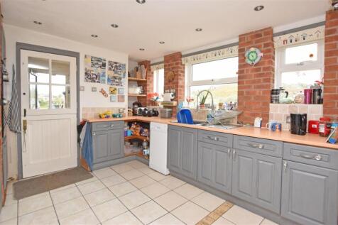 Kitchen.JPG