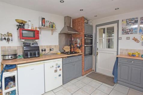 Kitchen V2.JPG