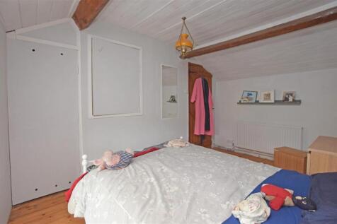 Bedroom 1 V3.JPG