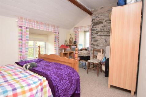 Bedroom 2.JPG