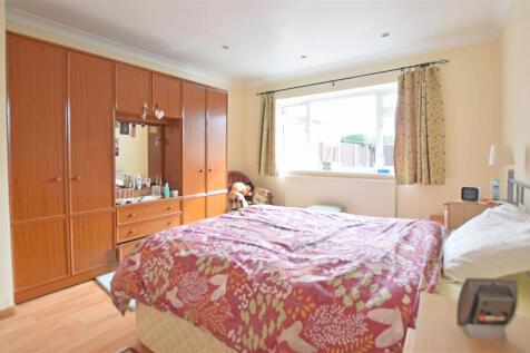 Bedroom 1.JPG