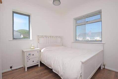 Bedroom 2.JPG