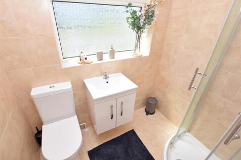 Bathroom.JPG