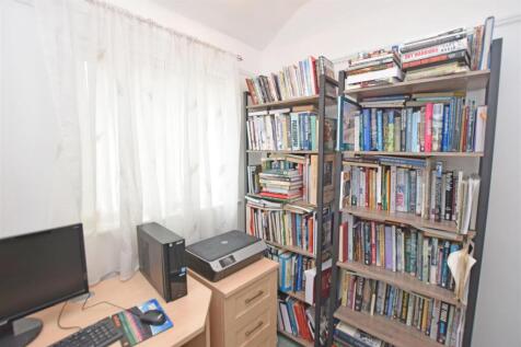 Bedroom 5 V2.JPG