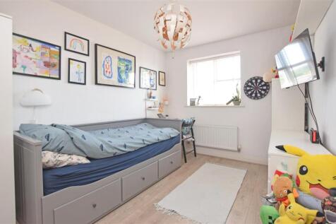 Bedroom 2.JPG