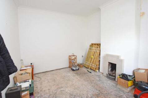 Bedroom 1 MYL.JPG