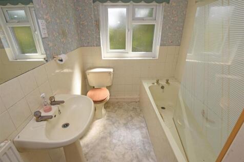 Bathroom.JPG