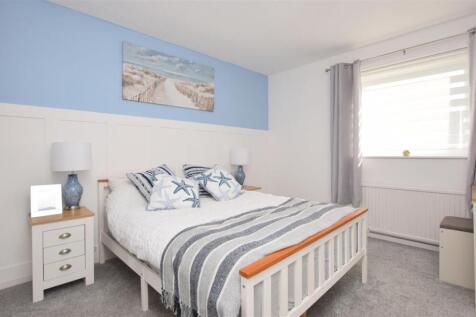 Bedroom 1.JPG