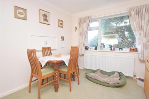 Dining Area.JPG