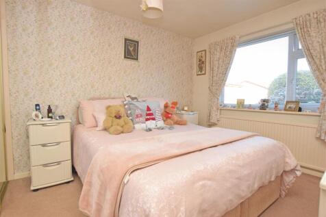 Bedroom 2.JPG