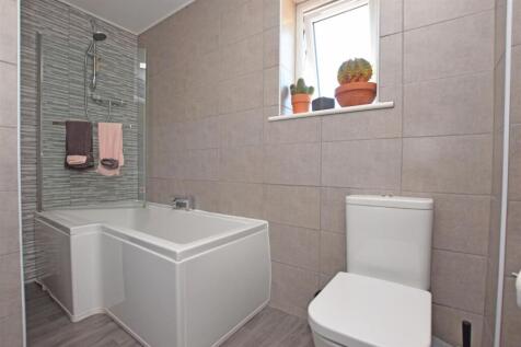Bathroom.JPG