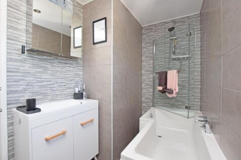 Bathroom V2.JPG