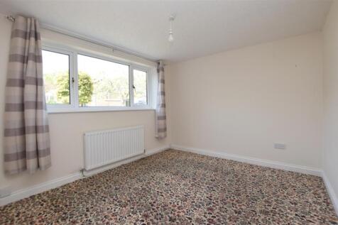 Bedroom 1.JPG