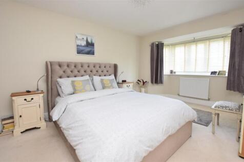 Bedroom 1.JPG