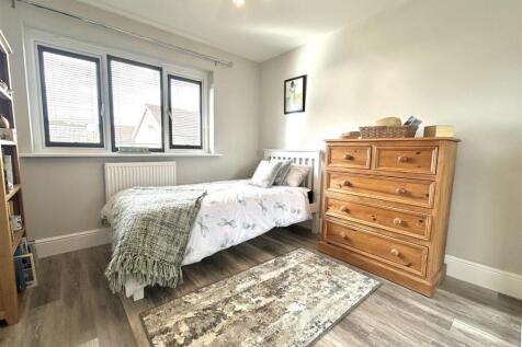 Bedroom 2.JPG