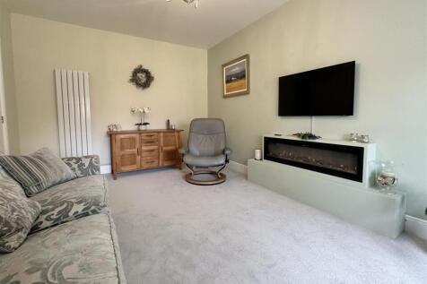 Lounge V2.JPG
