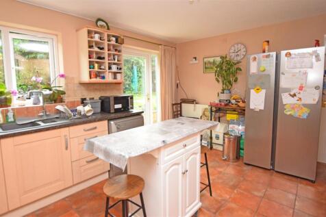 Kitchen V2.JPG