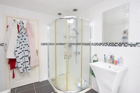 Bedroom 1 En Suite V2.JPG