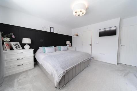 Bedroom 1 V2.jpg