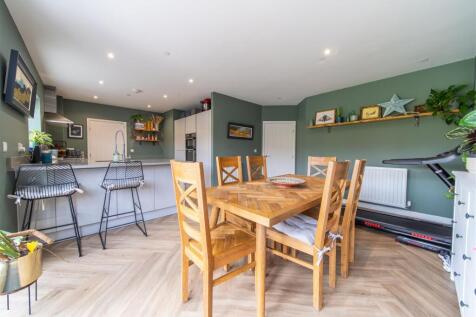 Dining Area V2.jpg