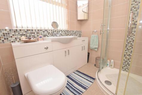 Bathroom.JPG