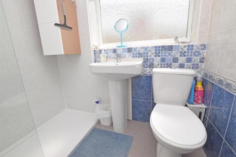 Bathroom.JPG